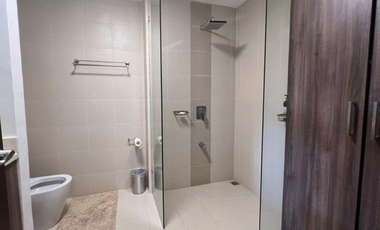 Rare find 3 Bedroom penthouse in Kasa Luntian Tagaytay City