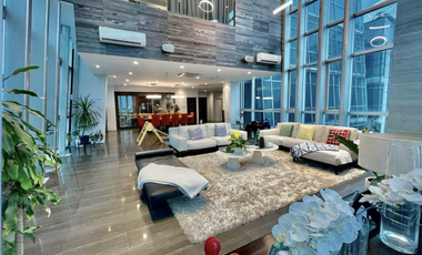 Rare find Best Buy Luxurious Penthouse in St. Francis Shangrila Place for Sale