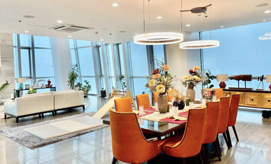 Rare find Best Buy Luxurious Penthouse in St. Francis Shangrila Place for Sale
