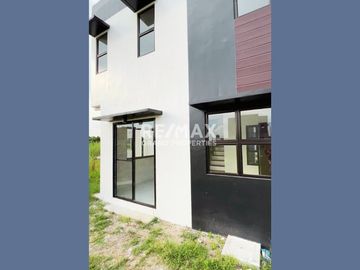 3BR Brand New Townhouse Cocoon Flavorscape Lakeshore Pampanga For Sale