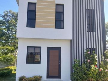 2 Bedrooms House and Lot in Trece Martires Cavite NeaR SM Trece
