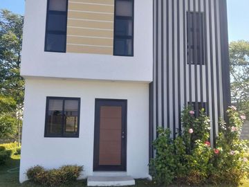 2 Bedrooms House and Lot in Trece Martires Cavite NeaR SM Trece