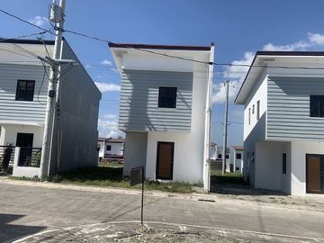 Cozy Single-Attached Home with 2 Bedrooms Near Kapitolyo Trece