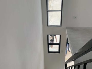 10,000 only ready for move in
