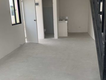 10,000 only ready for move in
