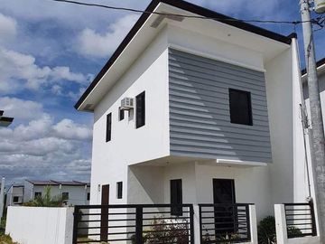 RFO or non-RFO Houses in Brookstone Park Trece Martires, Cavite