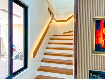 FOR SALE: FURNISHED ELEGANT FINISH BRAND NEW HOUSE IN BF RESORT VILLAGE
