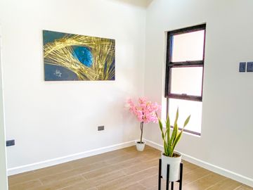 FOR SALE: FURNISHED ELEGANT FINISH BRAND NEW HOUSE IN BF RESORT VILLAGE