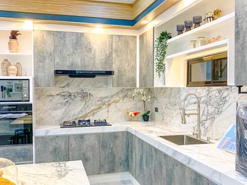 FOR SALE: FURNISHED ELEGANT FINISH BRAND NEW HOUSE IN BF RESORT VILLAGE