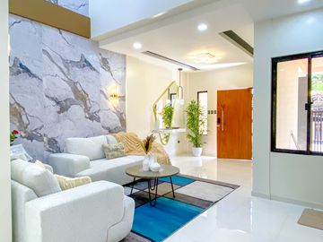 FOR SALE: FURNISHED ELEGANT FINISH BRAND NEW HOUSE IN BF RESORT VILLAGE