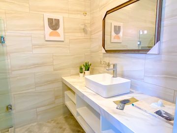 FOR SALE: FURNISHED ELEGANT FINISH BRAND NEW HOUSE IN BF RESORT VILLAGE