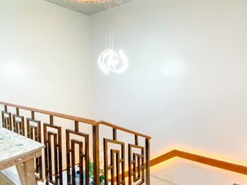 FOR SALE: FURNISHED ELEGANT FINISH BRAND NEW HOUSE IN BF RESORT VILLAGE