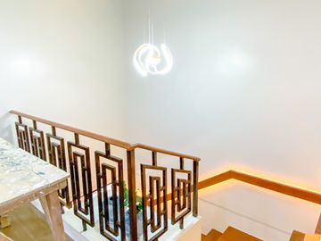 FOR SALE: FURNISHED ELEGANT FINISH BRAND NEW HOUSE IN BF RESORT VILLAGE