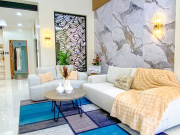 FOR SALE: FURNISHED ELEGANT FINISH BRAND NEW HOUSE IN BF RESORT VILLAGE
