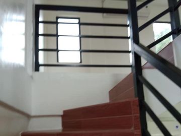 SINGLE ATTACHED NEAR KAPITOLYO TRECE MARTIRES