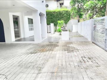 Glamour Modern House 4 Bedroom for Sale in Ayala Alabang Muntinlupa