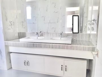 Glamour Modern House 4 Bedroom for Sale in Ayala Alabang Muntinlupa