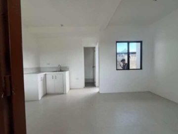 Townhouse For Sale in ESTANZIA ENCLAVE Tanza Cavite near Sm Tanza