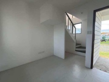 Townhouse For Sale in ESTANZIA ENCLAVE Tanza Cavite near Sm Tanza