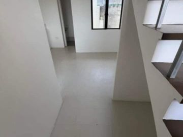 Townhouse For Sale in ESTANZIA ENCLAVE Tanza Cavite near Sm Tanza
