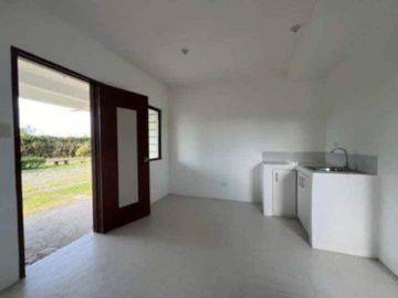 Townhouse For Sale in ESTANZIA ENCLAVE Tanza Cavite near Sm Tanza