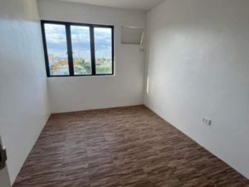 Townhouse For Sale in ESTANZIA ENCLAVE Tanza Cavite near Sm Tanza