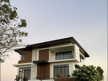3- Storey Brand New Modern House in Westgrove Heights in Sta Rosa