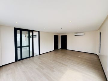 Captivating House & Lot for Sale in Sucat, Barangay San Isidro Parañaque City
