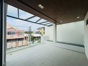 Captivating House & Lot for Sale in Sucat, Barangay San Isidro Parañaque City