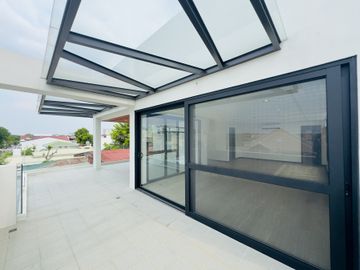 Captivating House & Lot for Sale in Sucat, Barangay San Isidro Parañaque City