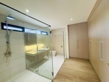 Captivating House & Lot for Sale in Sucat, Barangay San Isidro Parañaque City