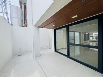 Captivating House & Lot for Sale in Sucat, Barangay San Isidro Parañaque City