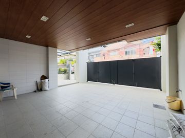 Captivating House & Lot for Sale in Sucat, Barangay San Isidro Parañaque City