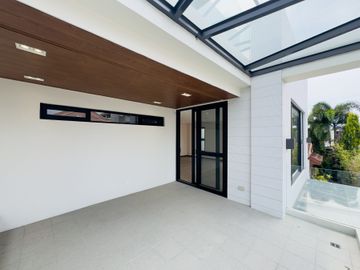 Captivating House & Lot for Sale in Sucat, Barangay San Isidro Parañaque City