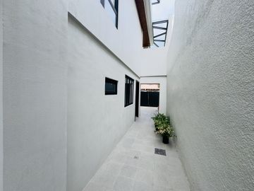 Captivating House & Lot for Sale in Sucat, Barangay San Isidro Parañaque City