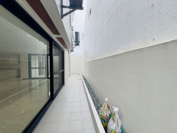 Captivating House & Lot for Sale in Sucat, Barangay San Isidro Parañaque City