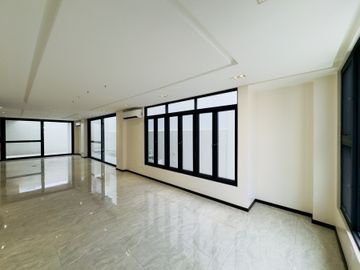 Captivating House & Lot for Sale in Sucat, Barangay San Isidro Parañaque City