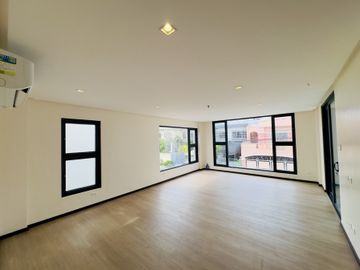 Captivating House & Lot for Sale in Sucat, Barangay San Isidro Parañaque City