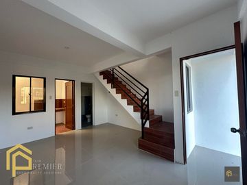 3 storey townhouse in Sto. Tomas, Batangas