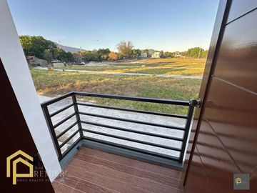 3 storey townhouse in Sto. Tomas, Batangas