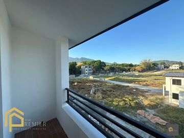 3 storey townhouse in Sto. Tomas, Batangas
