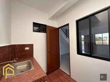 3 storey townhouse in Sto. Tomas, Batangas