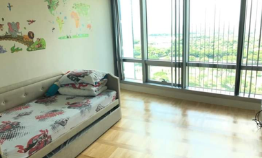 For Rent: 2 Bedroom Condo Unit at One McKinley Place in Fort Bonifacio, Taguig