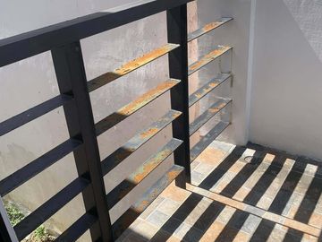 3 bedrooms Single Attached in West Beverly hills