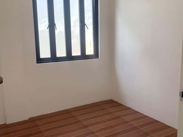 3 bedrooms Single Attached in West Beverly hills