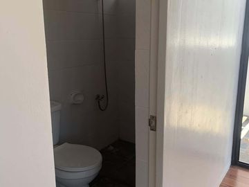 3 bedrooms Single Attached in West Beverly hills