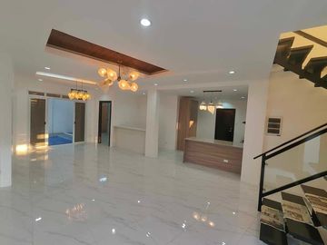 5 Bedroom House & Lot  in Eastville Filinvest Homes brgy. San Isidro Cainta KSA