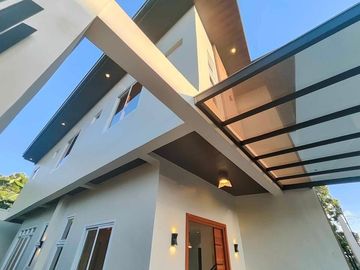 5 Bedroom House & Lot  in Eastville Filinvest Homes brgy. San Isidro Cainta KSA