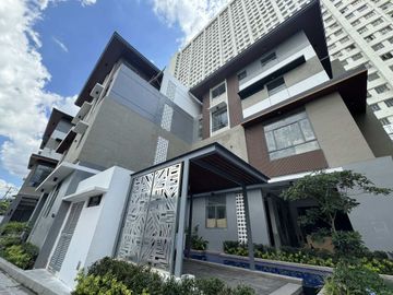 FOR SALE: Grand 4-Storey Townhouse in Prime Tomas Morato, Quezon City -Keziah
