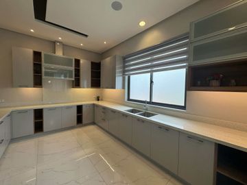 FOR SALE: Grand 4-Storey Townhouse in Prime Tomas Morato, Quezon City -Keziah